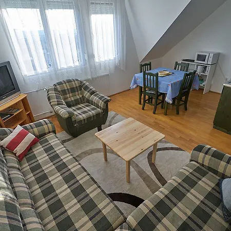 アパート Fecske Vendeghaz *